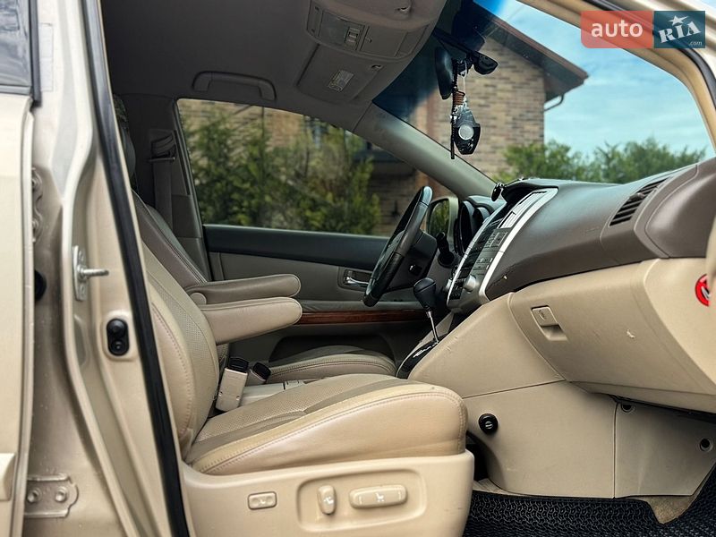Внедорожник / Кроссовер Lexus RX 2005 в Гоще