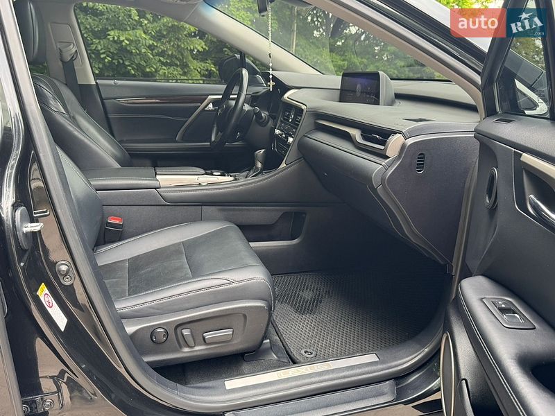 Внедорожник / Кроссовер Lexus RX 2018 в Тернополе