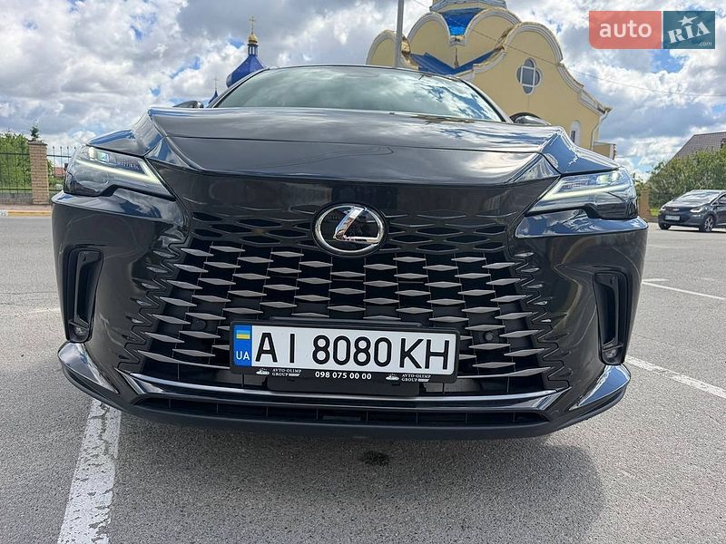 Внедорожник / Кроссовер Lexus RX 2023 в Вишневом