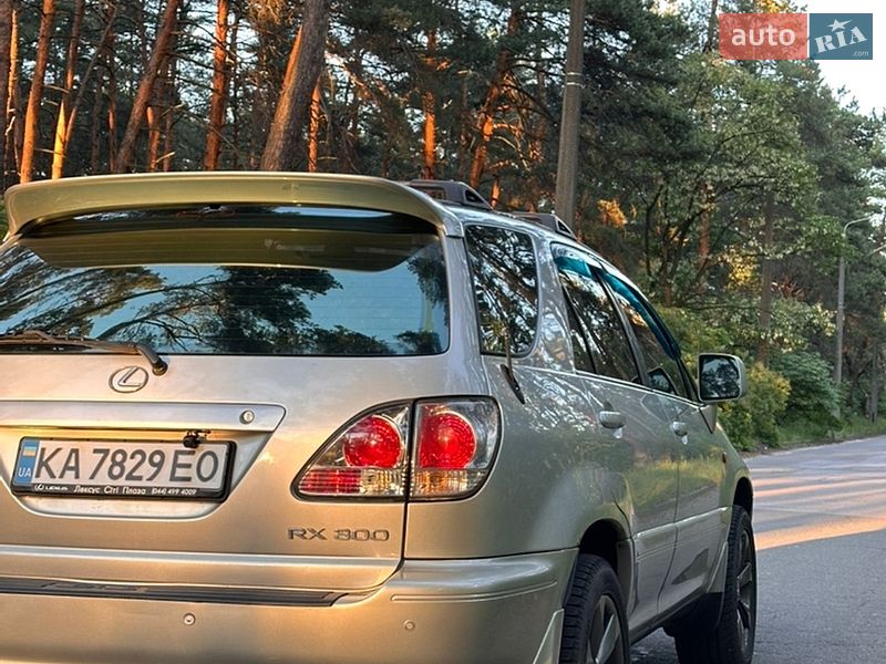 Внедорожник / Кроссовер Lexus RX 2003 в Киеве