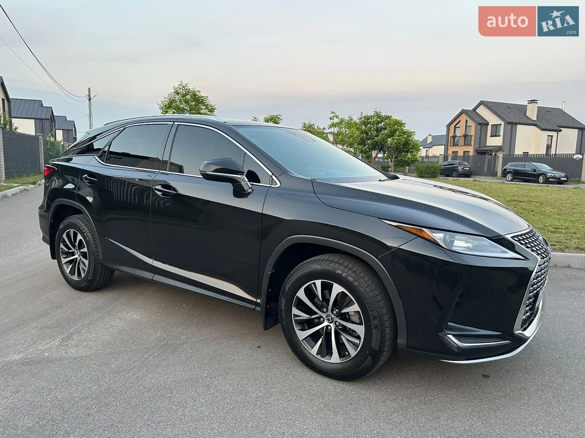 Lexus RX 2020 VIN 2T2HZMDA4LC250589 фото оголошення 3 з 32