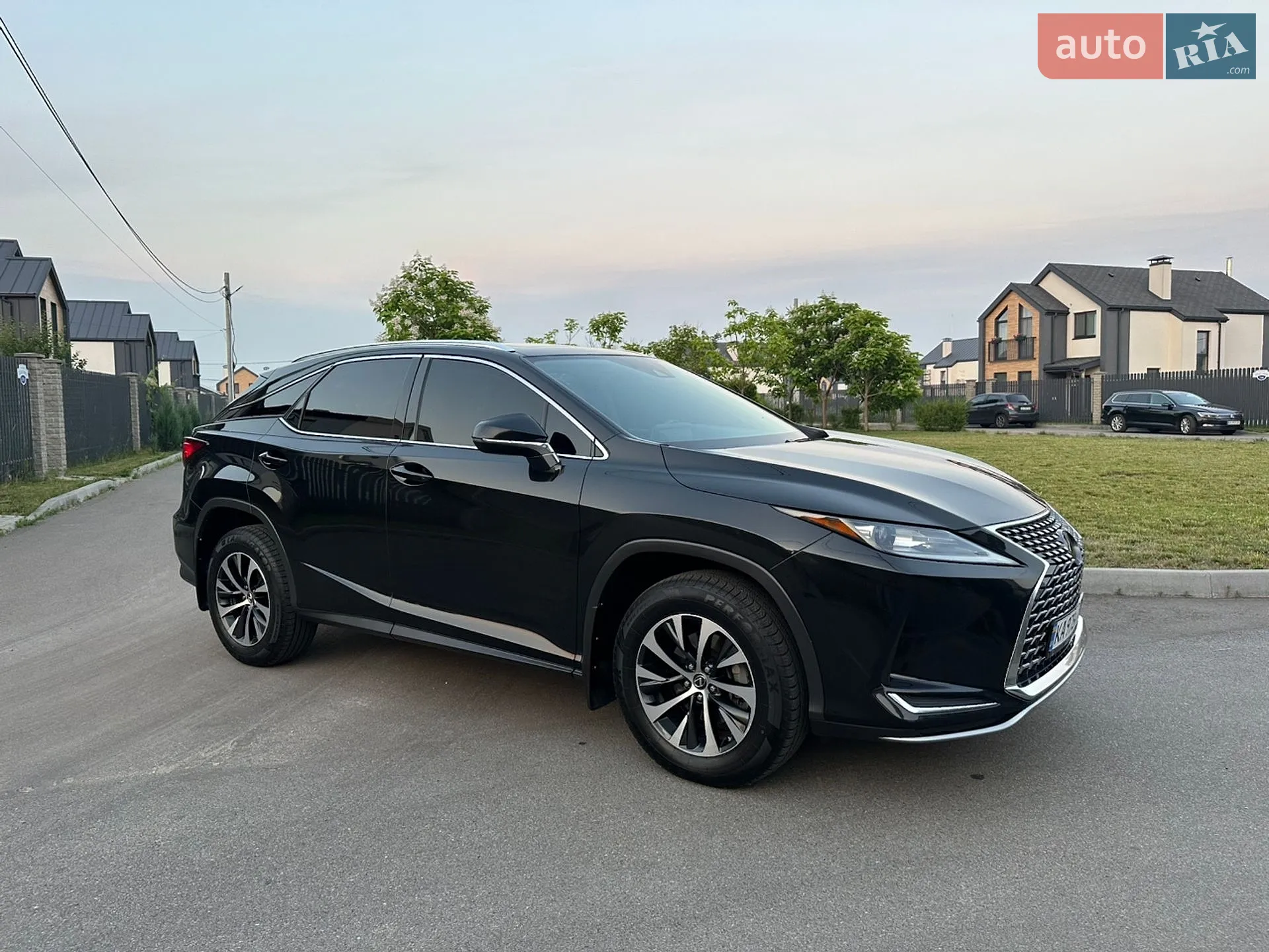 Lexus RX 2020 VIN 2T2HZMDA4LC250589 фото оголошення 4 з 32