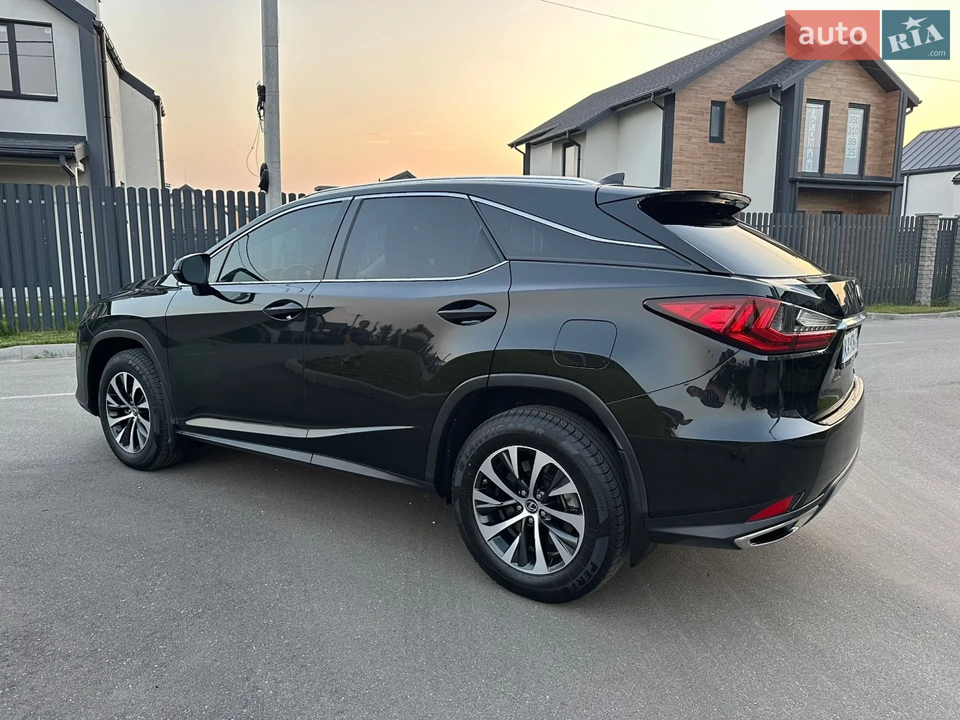 Lexus RX 2020 VIN 2T2HZMDA4LC250589 фото оголошення 12 з 32
