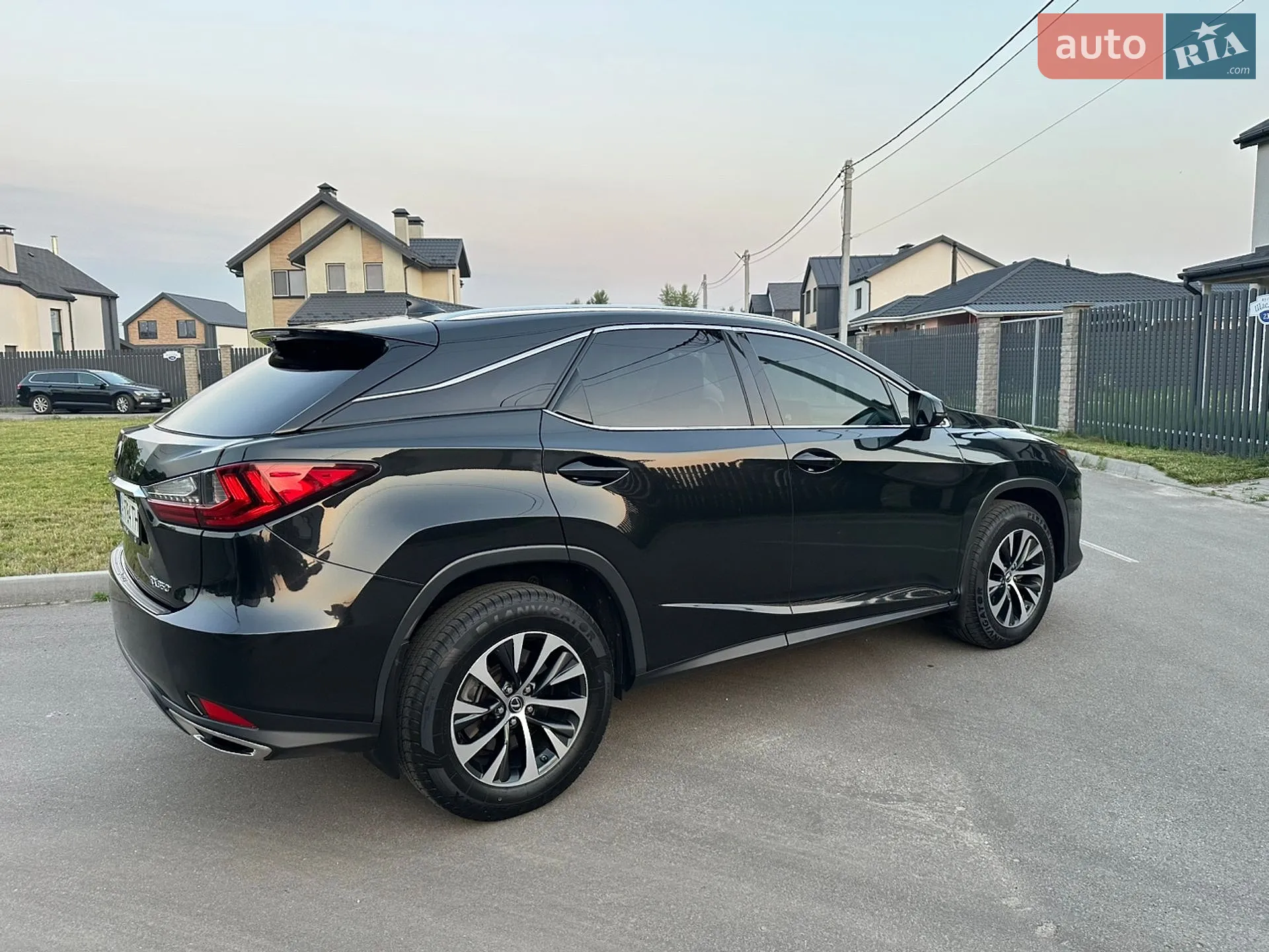 Lexus RX 2020 VIN 2T2HZMDA4LC250589 фото оголошення 17 з 32