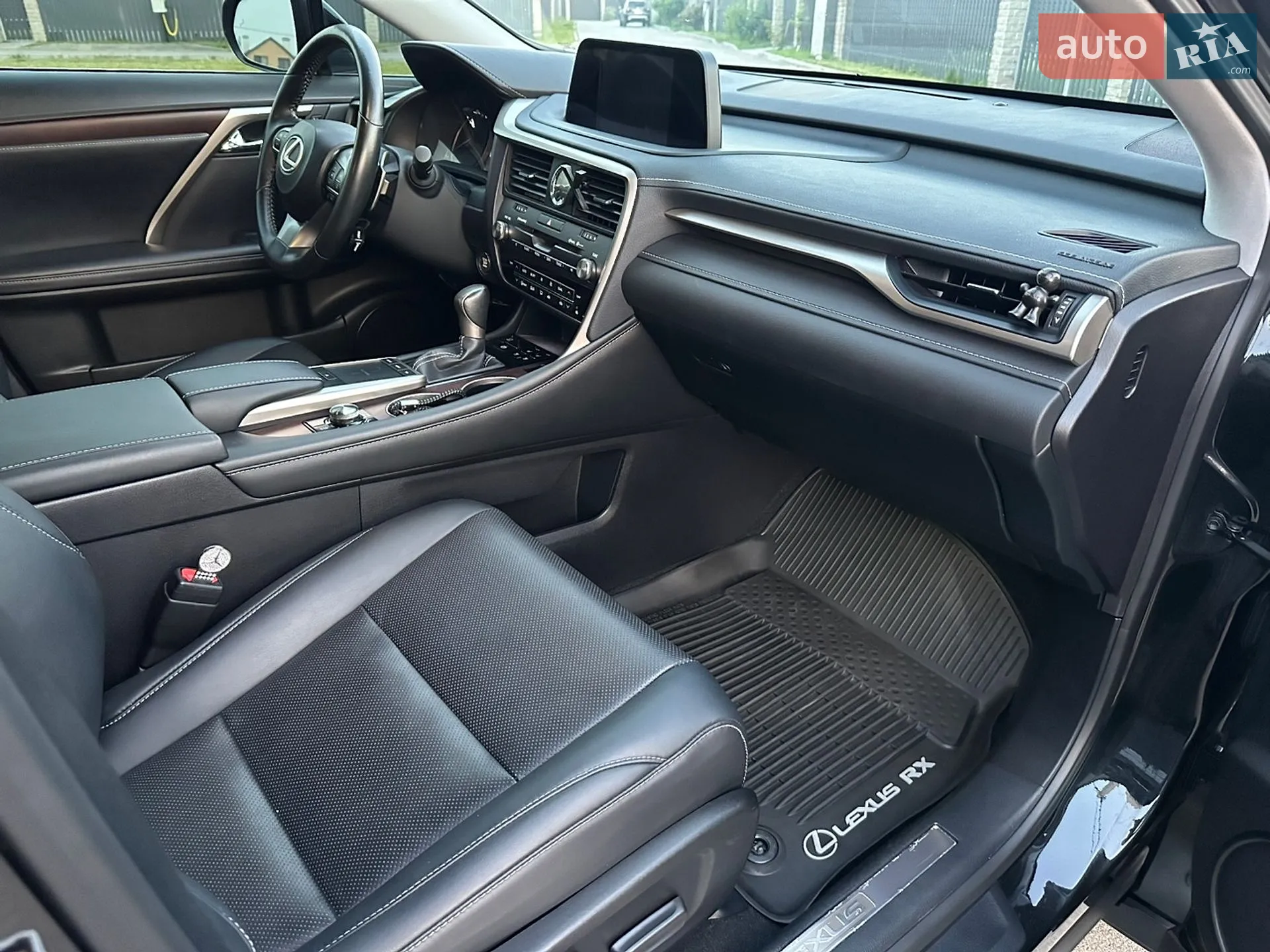 Lexus RX 2020 VIN 2T2HZMDA4LC250589 фото оголошення 20 з 32