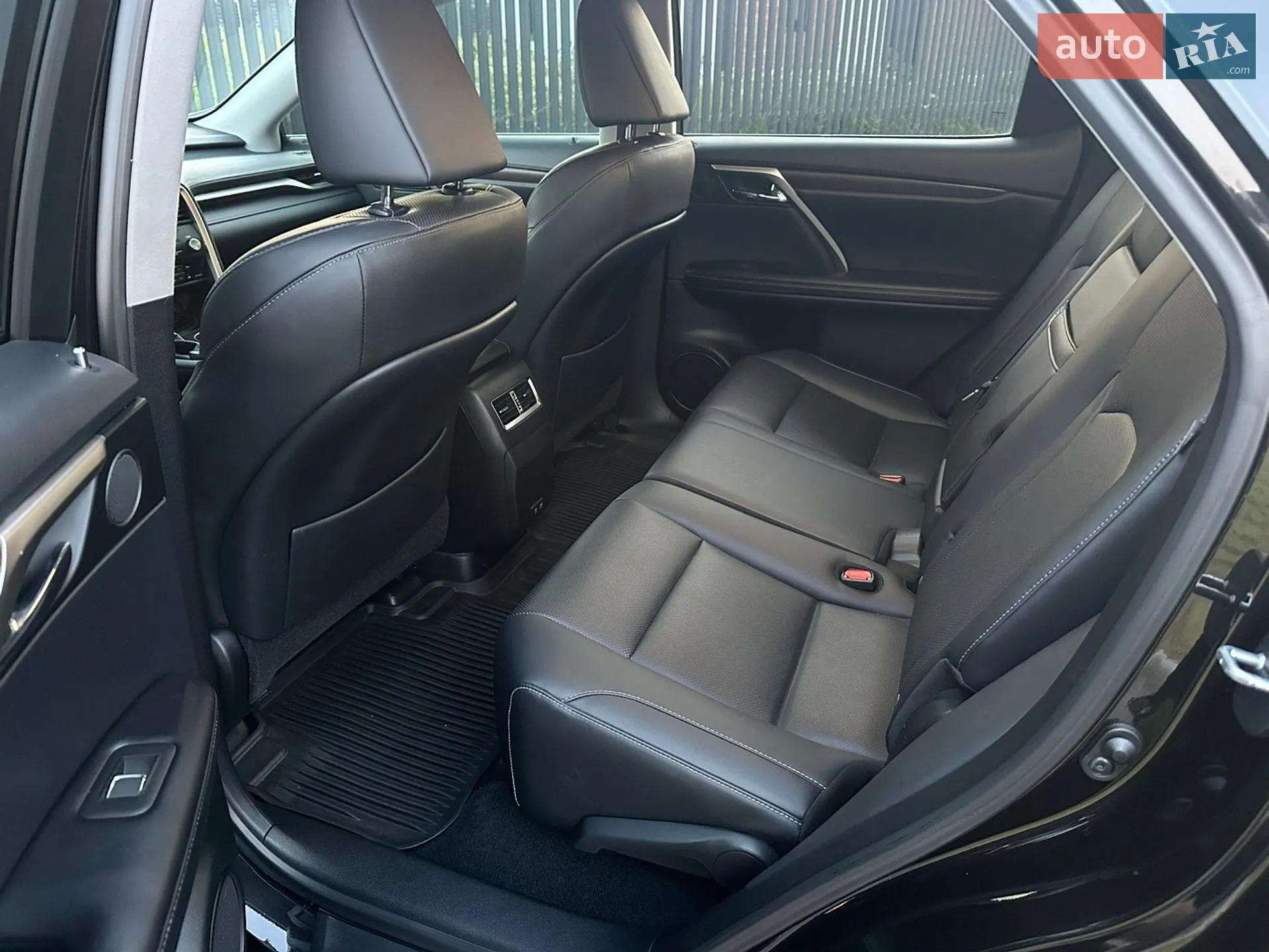 Lexus RX 2020 VIN 2T2HZMDA4LC250589 фото оголошення 22 з 32