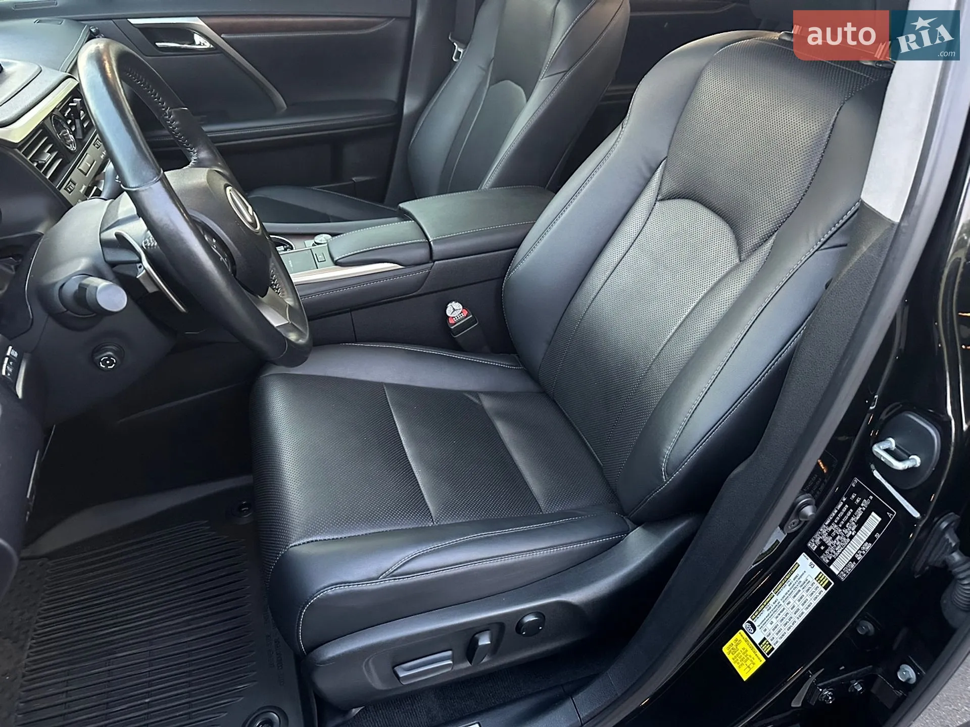 Lexus RX 2020 VIN 2T2HZMDA4LC250589 фото оголошення 29 з 32