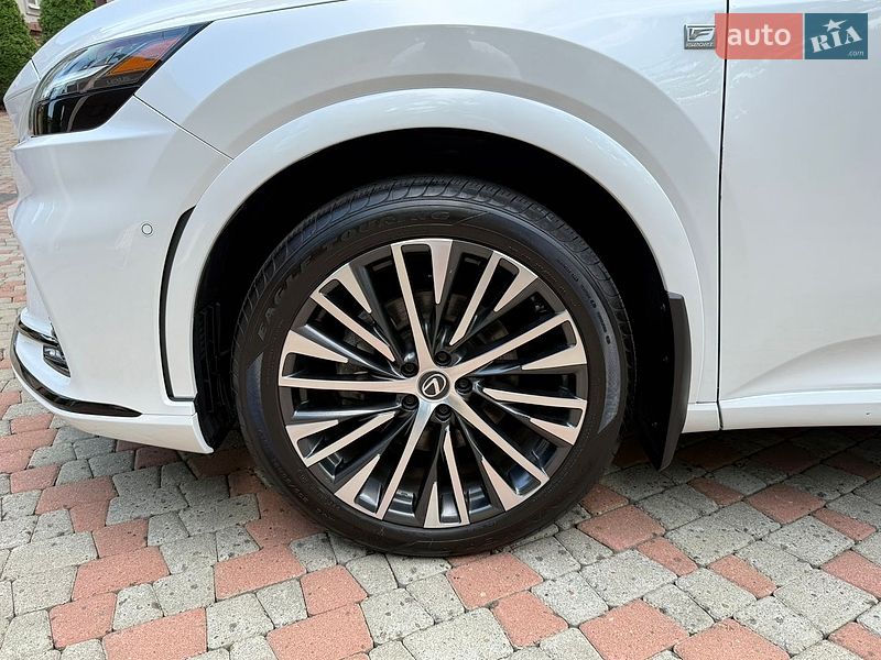 Позашляховик / Кросовер Lexus RX 2024 в Чернівцях