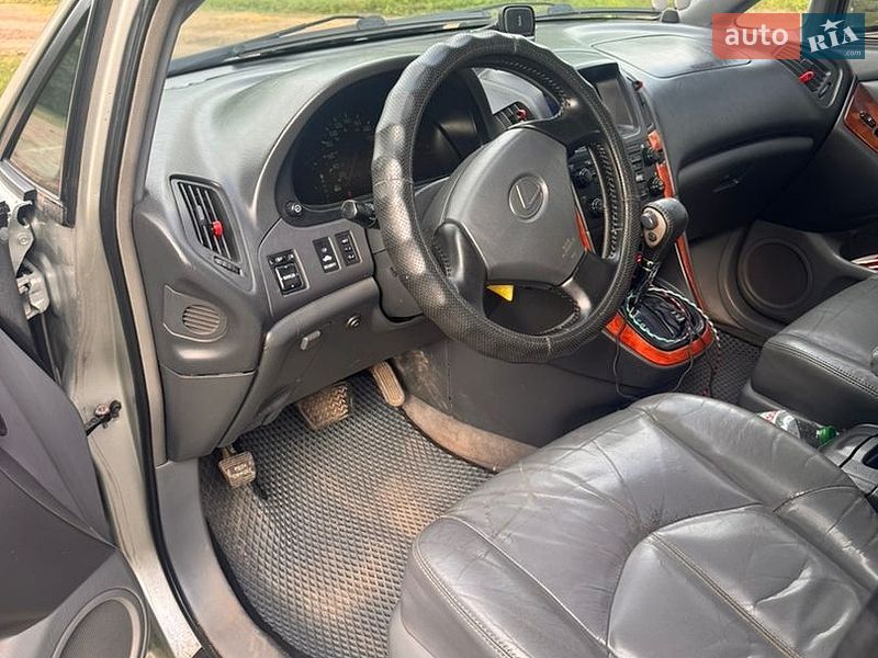 Позашляховик / Кросовер Lexus RX 2000 в Сумах