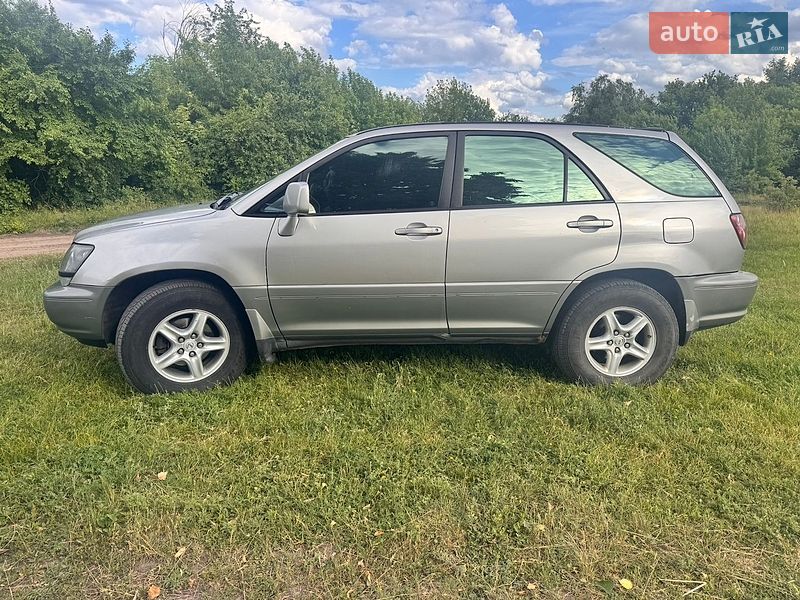 Внедорожник / Кроссовер Lexus RX 2000 в Сумах
