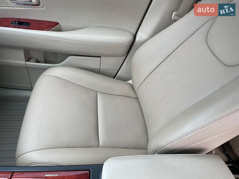 Внедорожник / Кроссовер Lexus RX 2011 в Черновцах