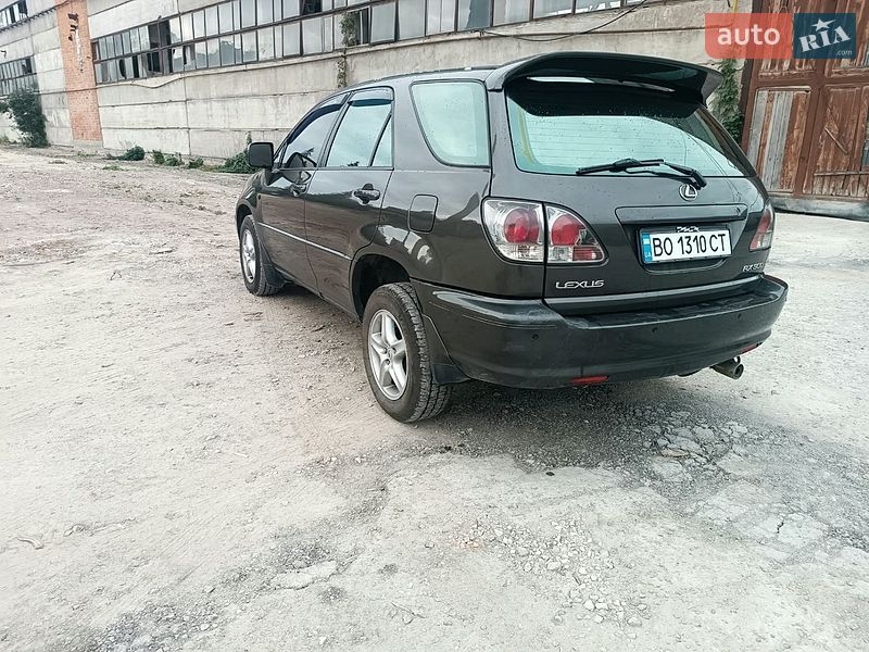 Внедорожник / Кроссовер Lexus RX 2002 в Тернополе