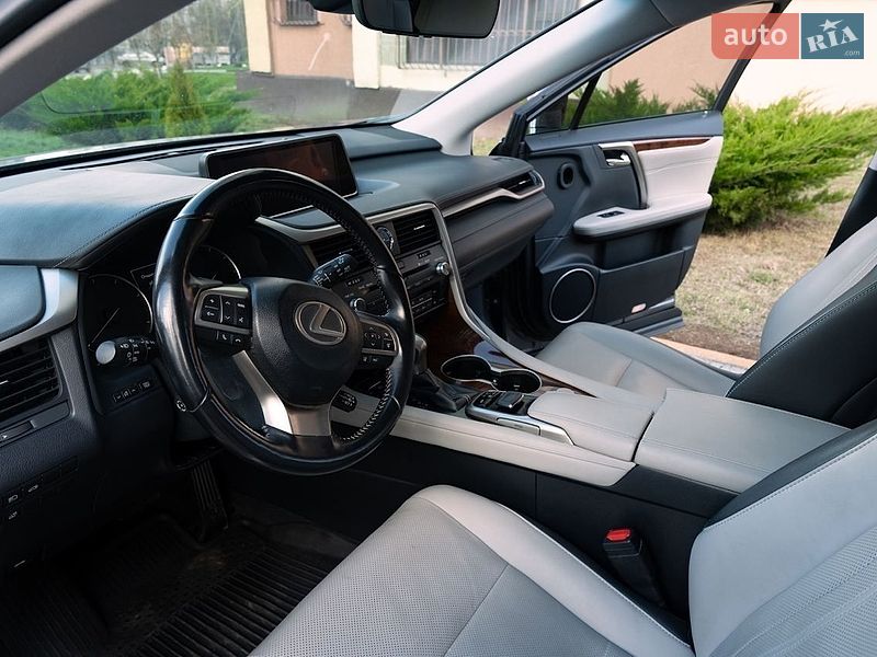 Внедорожник / Кроссовер Lexus RX 2018 в Валках