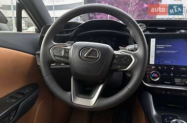 Позашляховик / Кросовер Lexus RZ 2023 в 