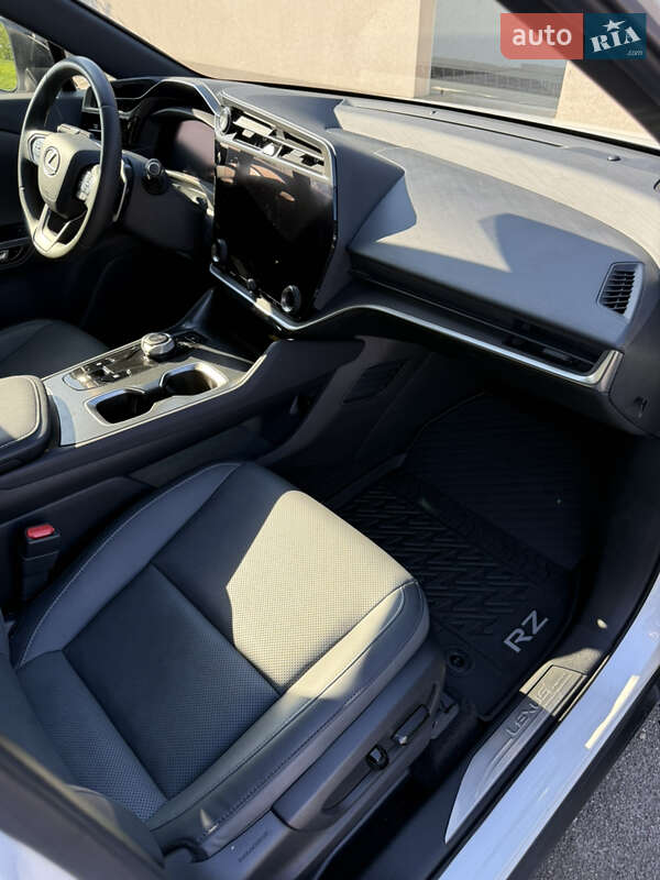 Внедорожник / Кроссовер Lexus RZ 2023 в Киеве