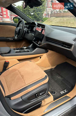 Позашляховик / Кросовер Lexus RZ 2023 в 