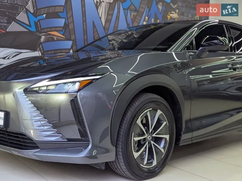 Lexus RZ 2023