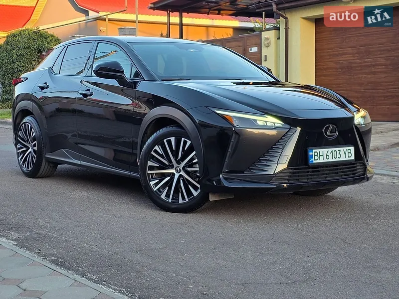 Lexus RZ 2023