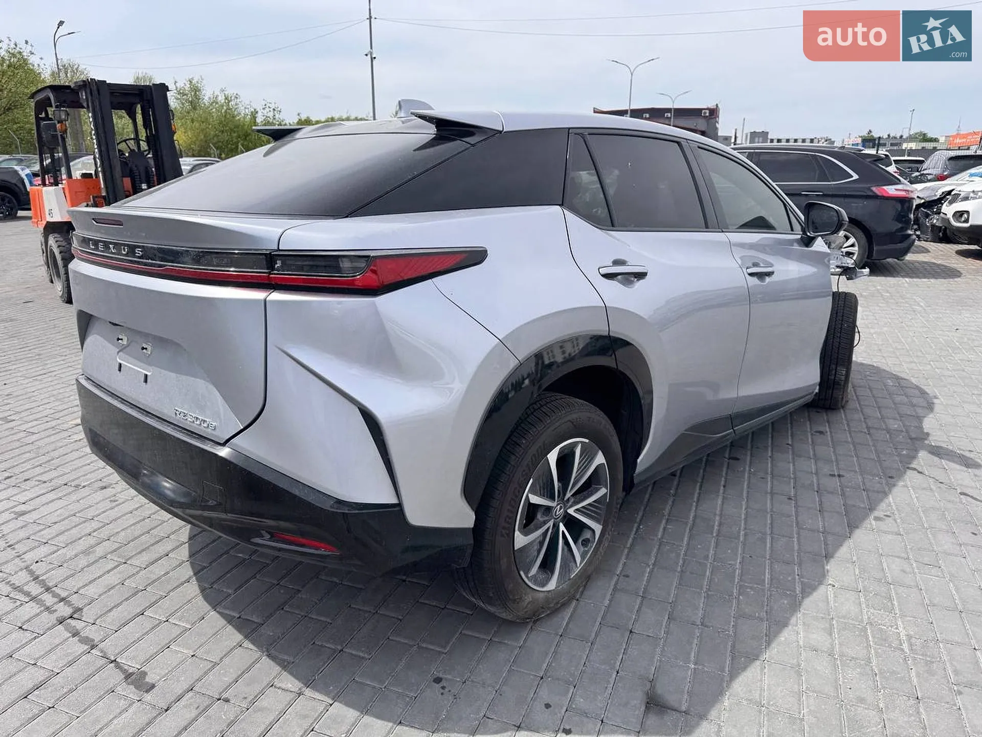 2025 Lexus RZ - мініатюра 3