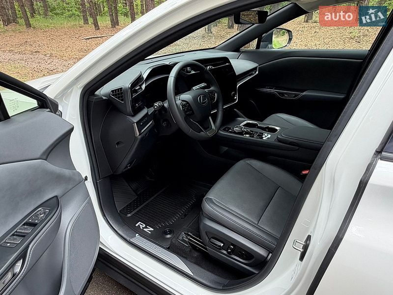 Внедорожник / Кроссовер Lexus RZ 2024 в Киеве