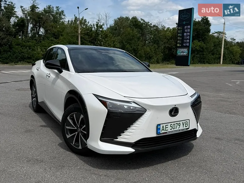 Lexus RZ 2023