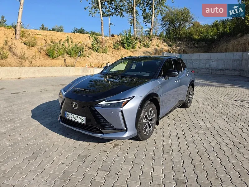 Lexus RZ 2023