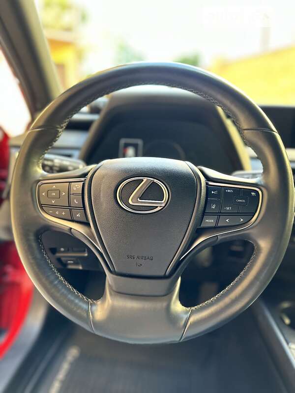 Позашляховик / Кросовер Lexus UX 2018 в Львові
