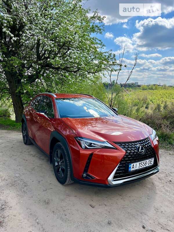 Внедорожник / Кроссовер Lexus UX 2018 в Киеве