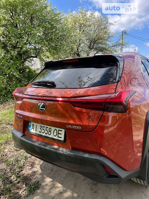 Внедорожник / Кроссовер Lexus UX 2018 в Киеве
