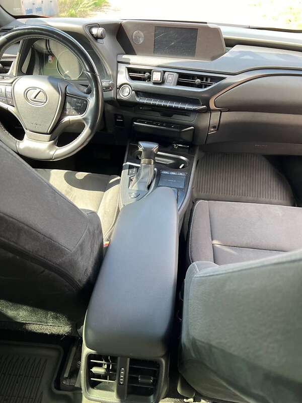 Внедорожник / Кроссовер Lexus UX 2018 в Киеве