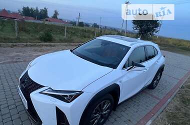 Внедорожник / Кроссовер Lexus UX 2020 в 