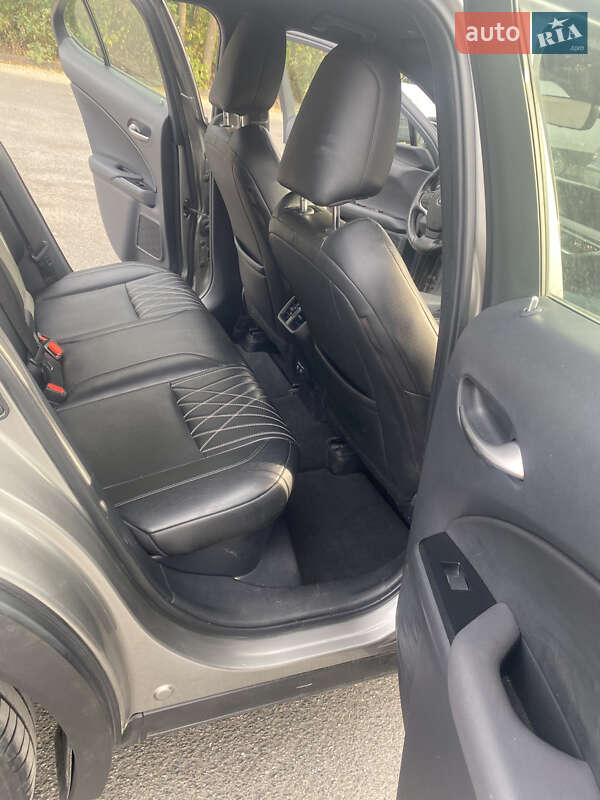 Позашляховик / Кросовер Lexus UX 2019 в Києві