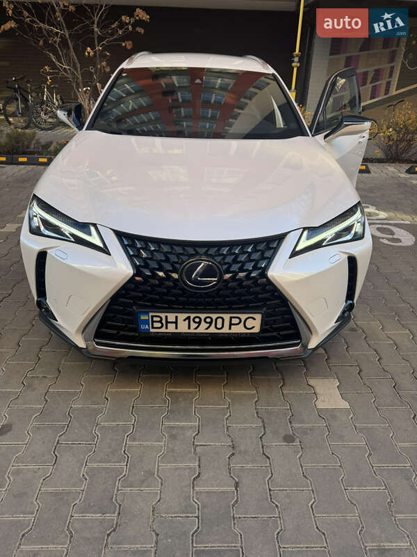 Lexus UX 2020
