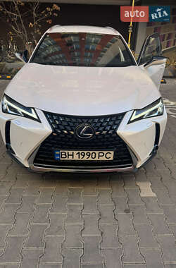 Внедорожник / Кроссовер Lexus UX 2020 в 
