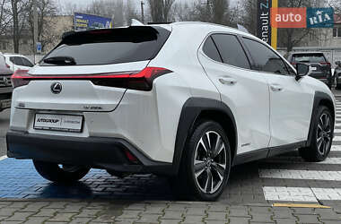 Позашляховик / Кросовер Lexus UX 2020 в 