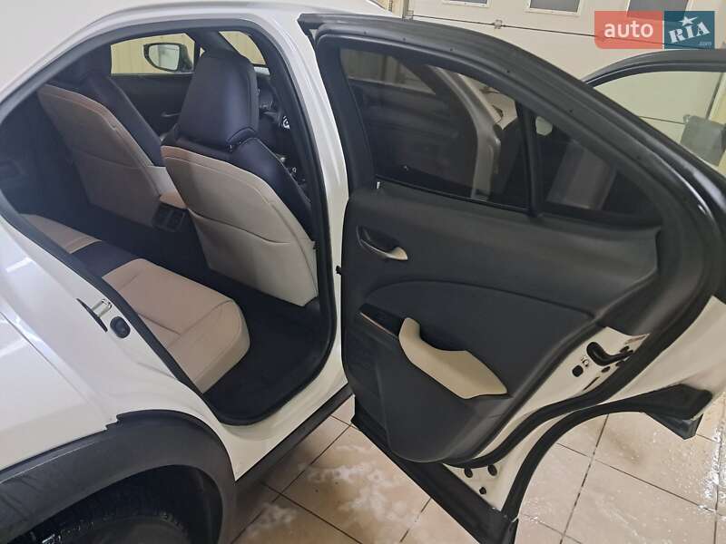 Внедорожник / Кроссовер Lexus UX 2020 в Кривом Роге