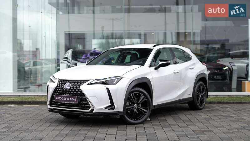 Lexus UX 2021