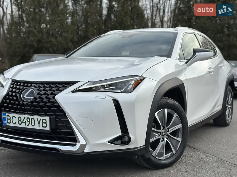 Внедорожник / Кроссовер Lexus UX 2021 в 