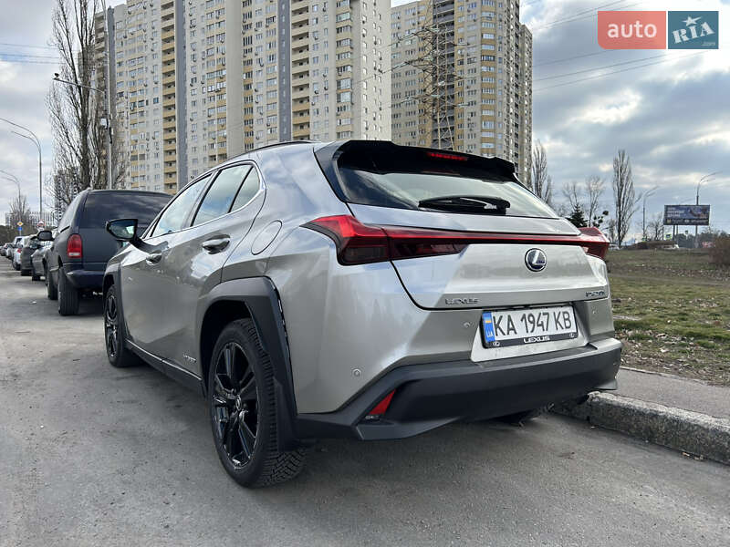 Внедорожник / Кроссовер Lexus UX 2020 в Киеве