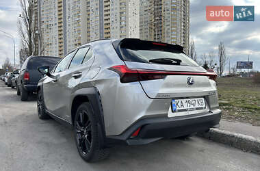 Внедорожник / Кроссовер Lexus UX 2020 в 