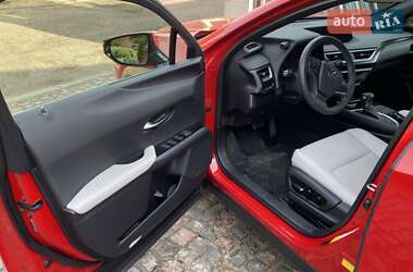 Внедорожник / Кроссовер Lexus UX 2021 в 
