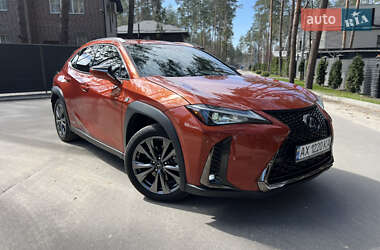 Позашляховик / Кросовер Lexus UX 2018 в 
