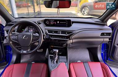 Позашляховик / Кросовер Lexus UX 2021 в 