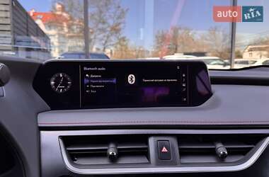 Позашляховик / Кросовер Lexus UX 2021 в 