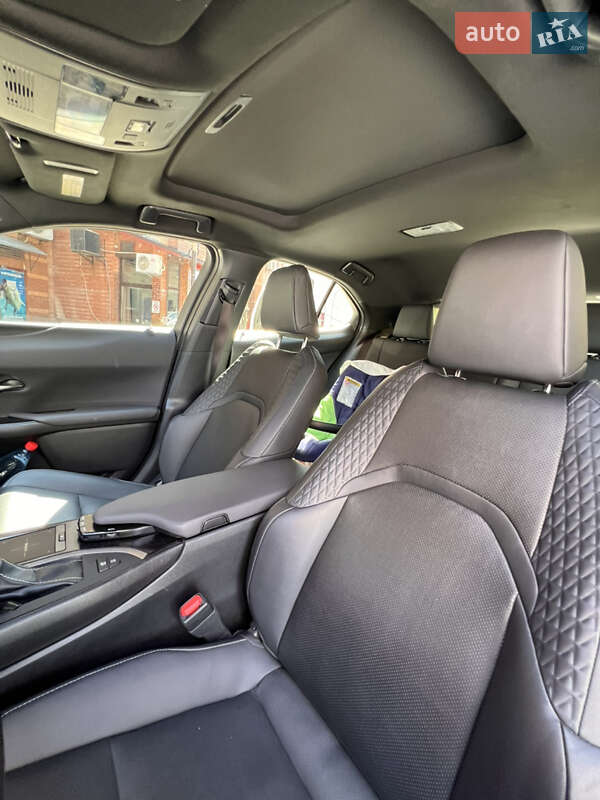 Позашляховик / Кросовер Lexus UX 2019 в Києві