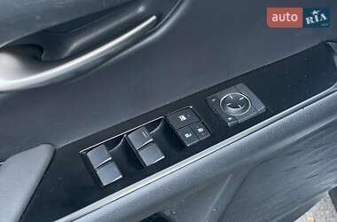 Внедорожник / Кроссовер Lexus UX 2018 в 