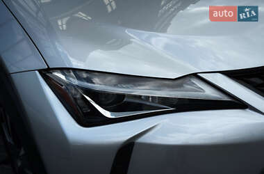 Внедорожник / Кроссовер Lexus UX 2020 в 