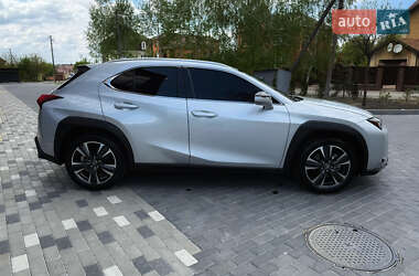 Внедорожник / Кроссовер Lexus UX 2020 в 