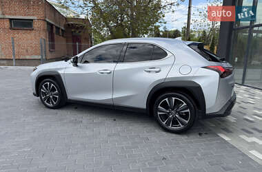 Внедорожник / Кроссовер Lexus UX 2020 в 