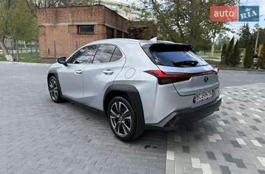 Внедорожник / Кроссовер Lexus UX 2020 в 